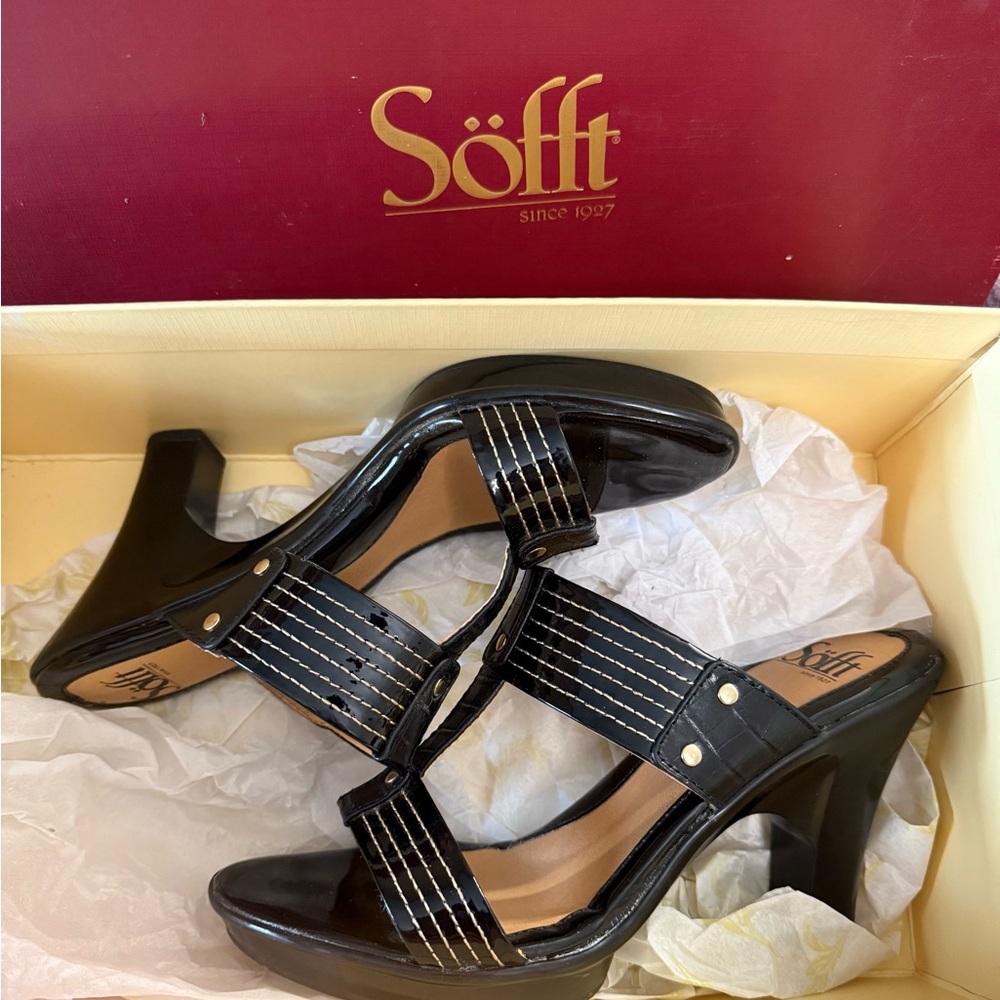 Sofft Black Strappy Heels